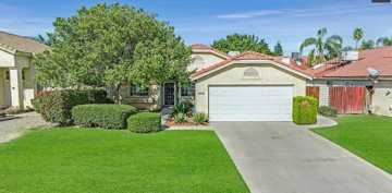 featured image of 8708 Fox Run Dr