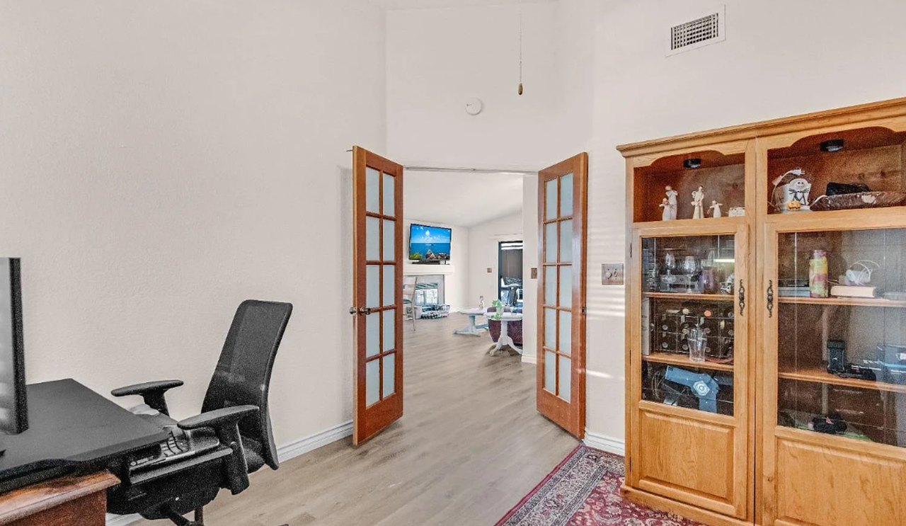 8708 Fox Run Dr - Photo 7 of 9