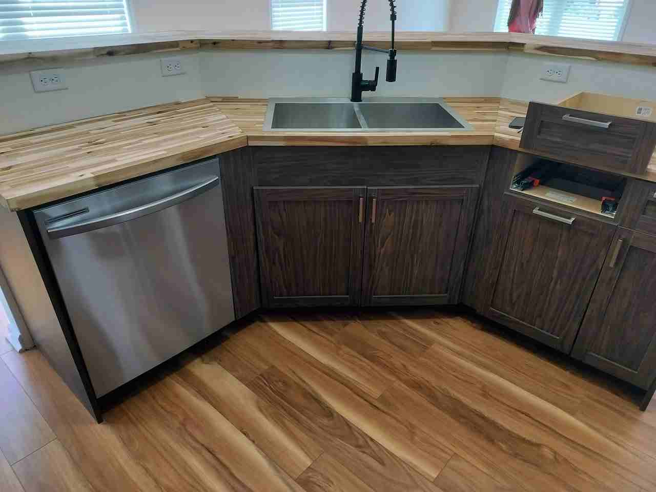 805 Spruce St - Photo 5 of 17