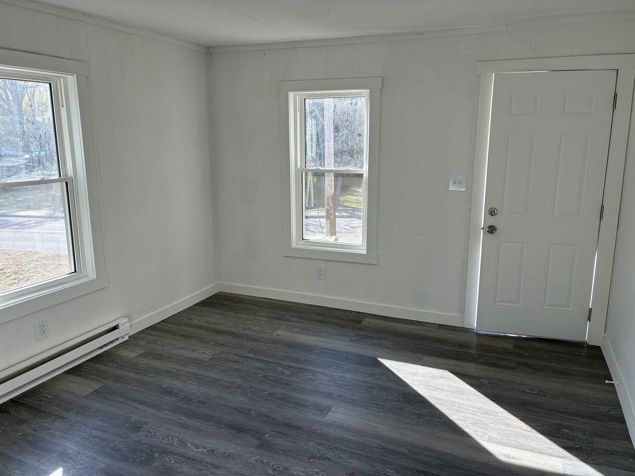 702 Saint Paul St - Photo 2 of 8