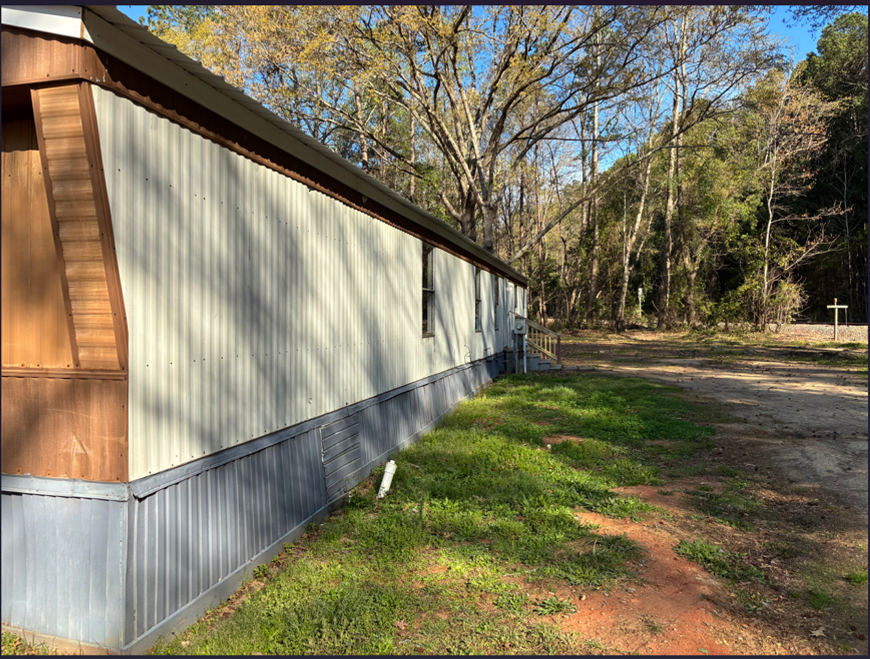 1582 Riverside Rd - Photo 2 of 14