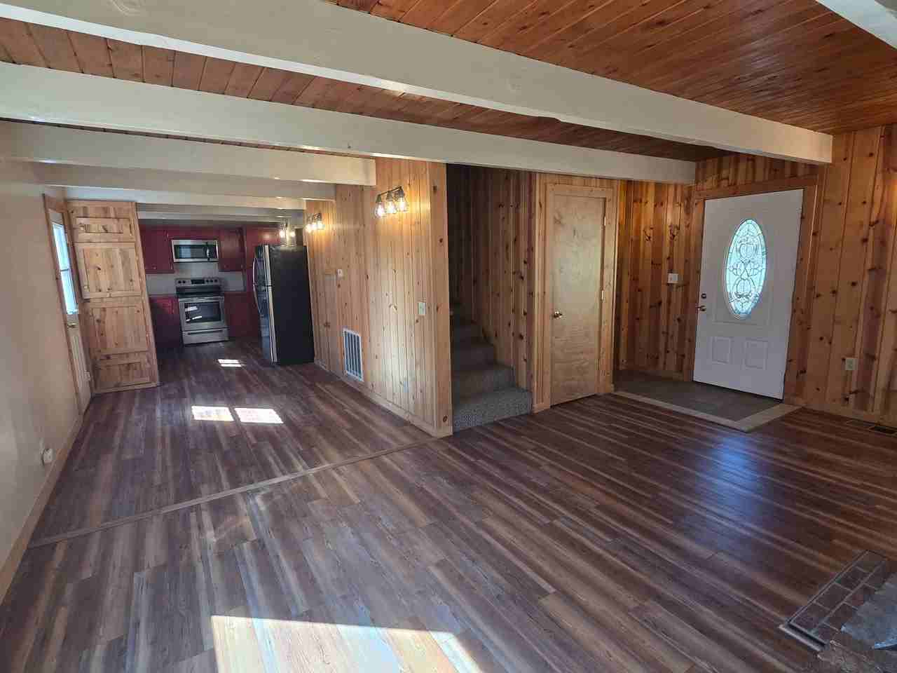 18711 Columbia Dr - Photo 3 of 15