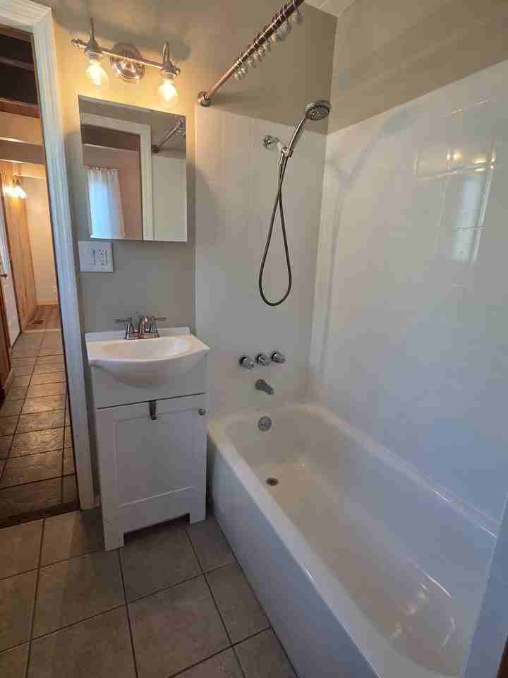 18711 Columbia Dr - Photo 7 of 15