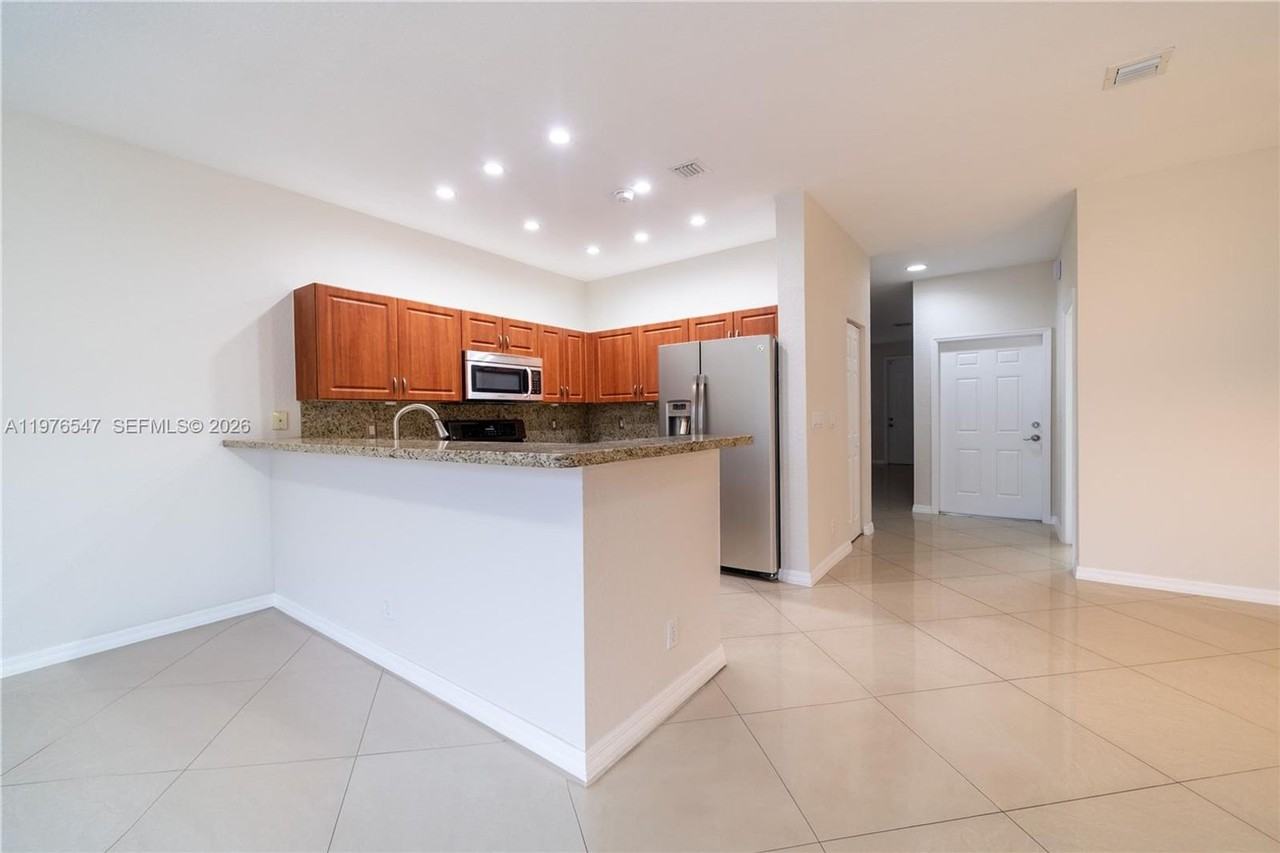 5327 Sw 40th Ave - Photo 3 of 26