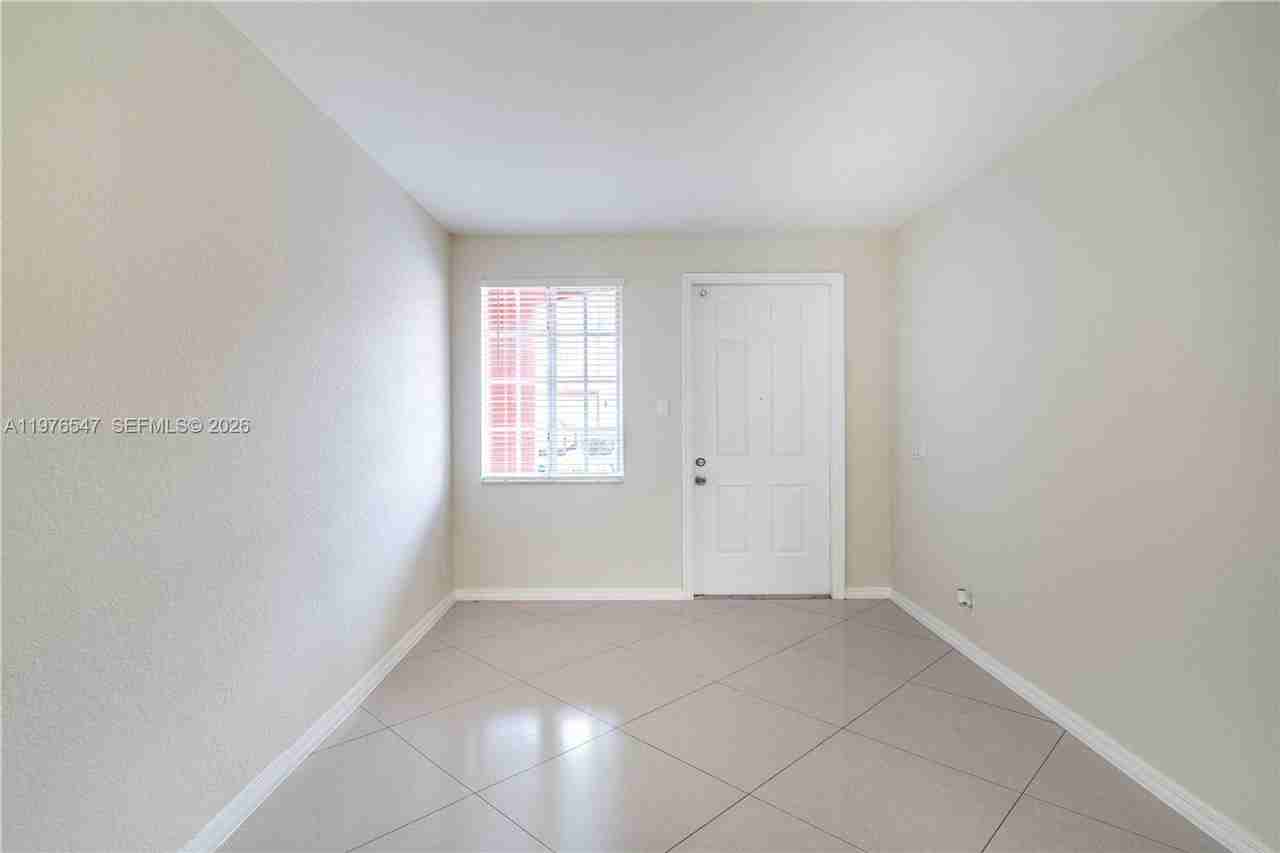 5327 Sw 40th Ave - Photo 6 of 26