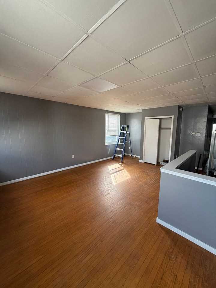 1548 S 12th St - Photo 4 of 17