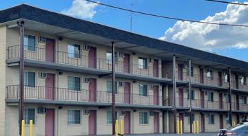 featured image of 425 S River Rd