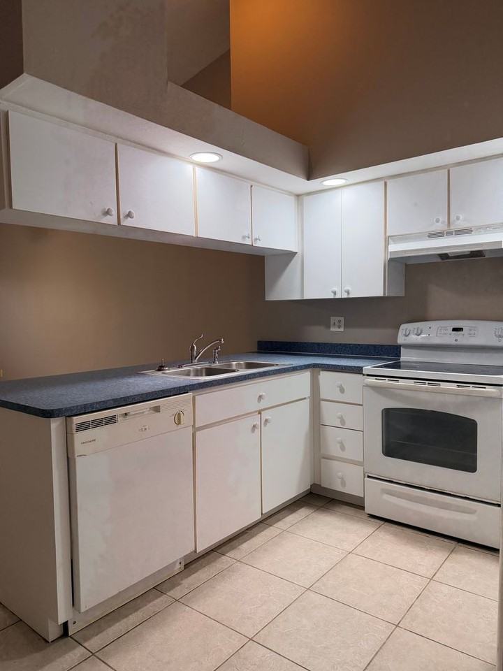 1714 Sw 15th Pl - Photo 6 of 17