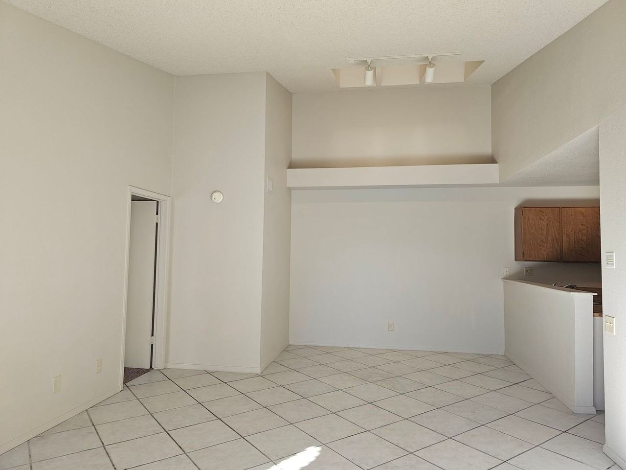 6840 S 44th Ct - Photo 4 of 17