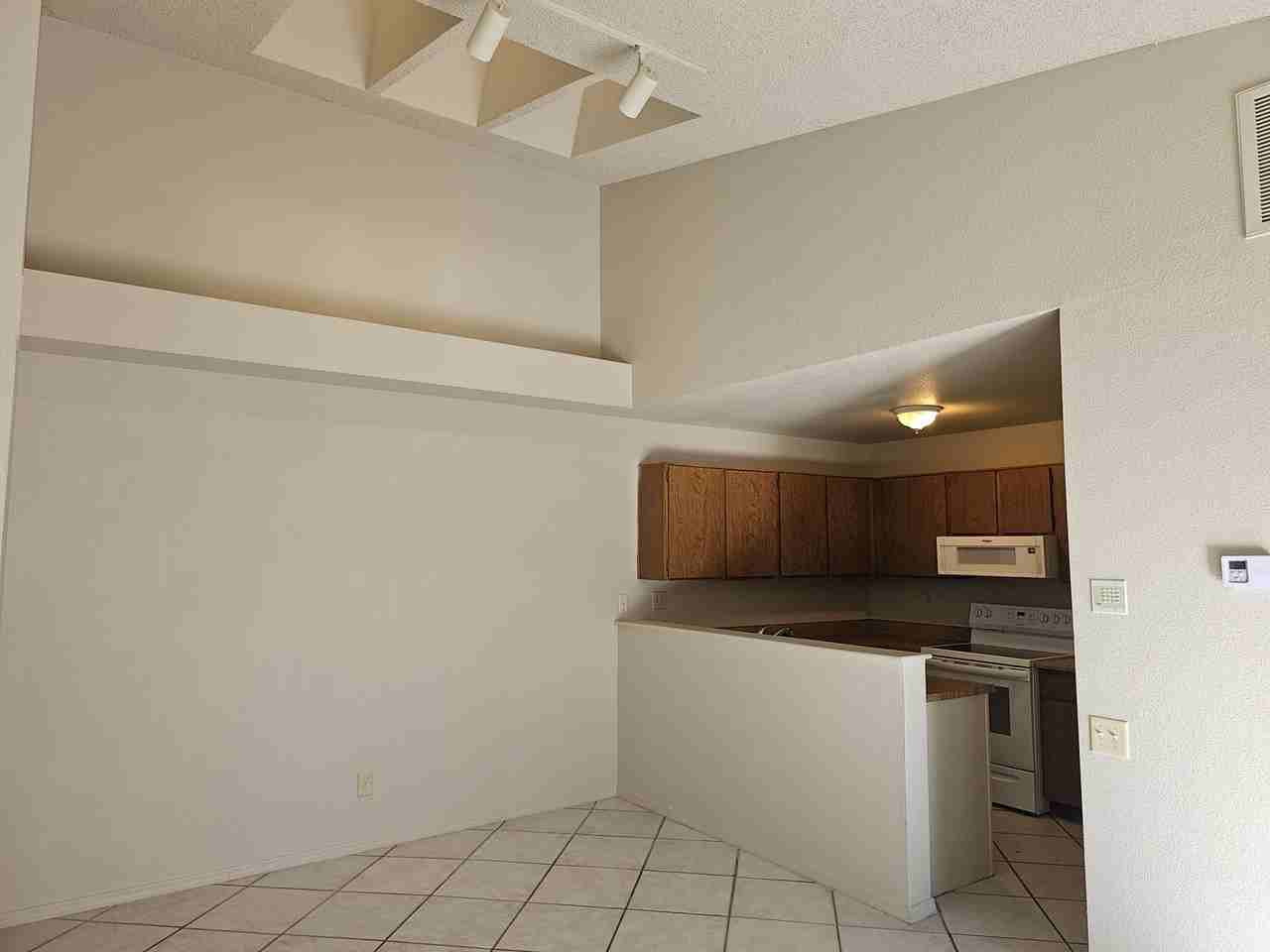 6840 S 44th Ct - Photo 6 of 17