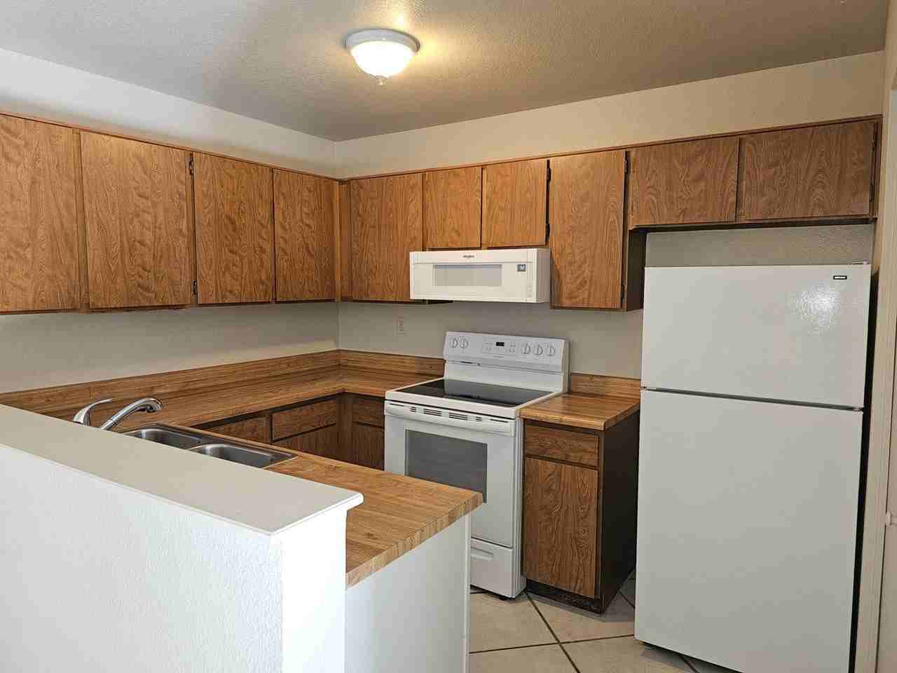 6840 S 44th Ct - Photo 7 of 17