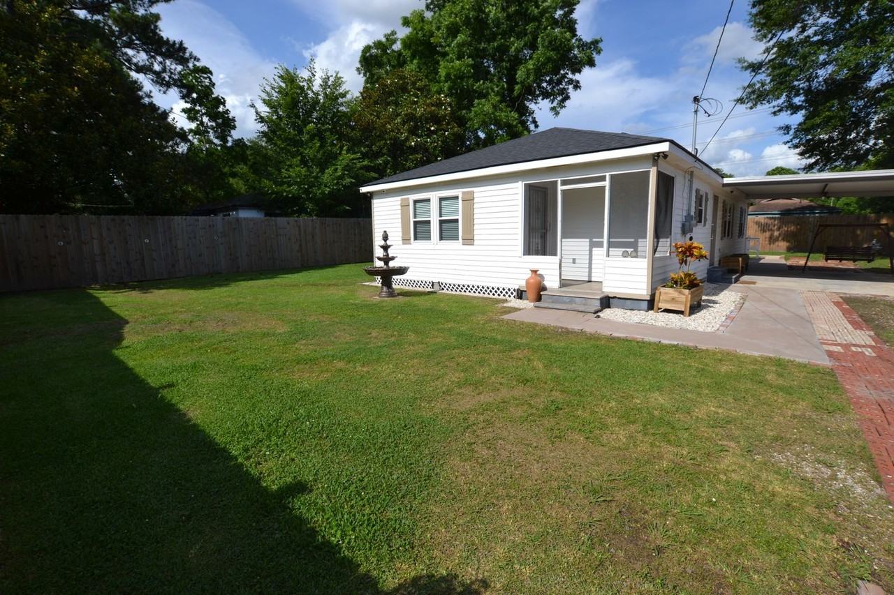 9516 Gassie St - Photo 3 of 29