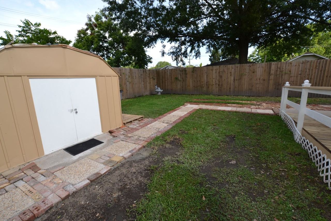 9516 Gassie St - Photo 7 of 29