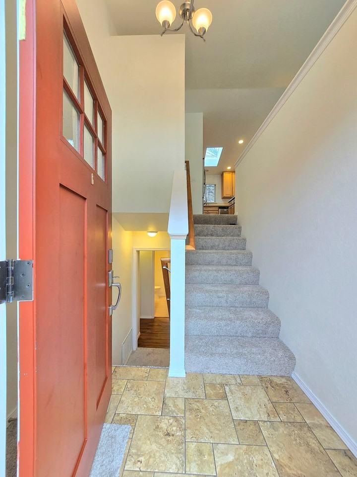 8311 15th Pl Ne - Photo 3 of 30