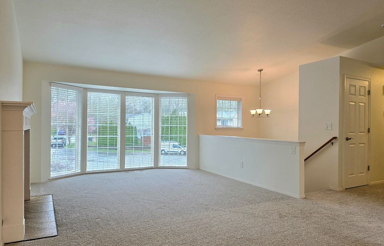 8311 15th Pl Ne - Photo 5 of 30