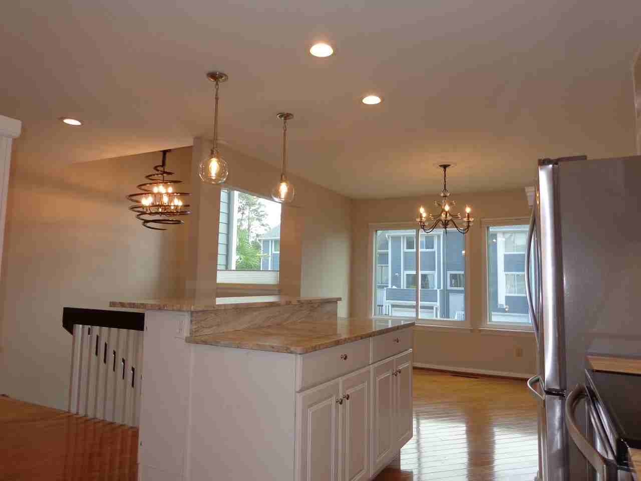 421 Terrace Ct - Photo 7 of 41