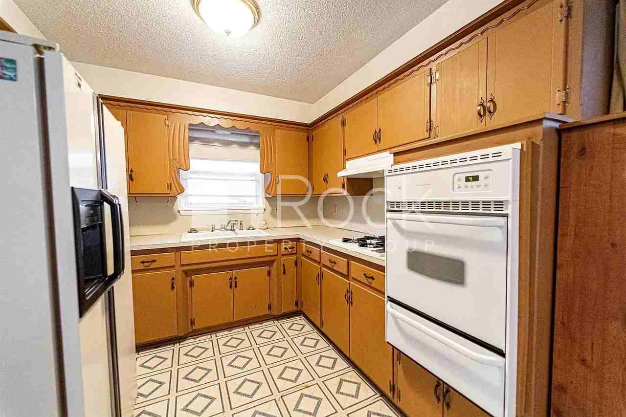 604 Moraine Ave - Photo 5 of 50