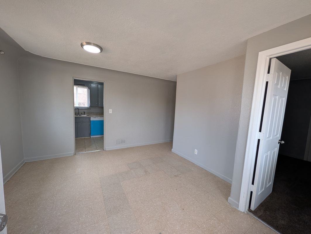 1310 Moline St - Photo 2 of 19