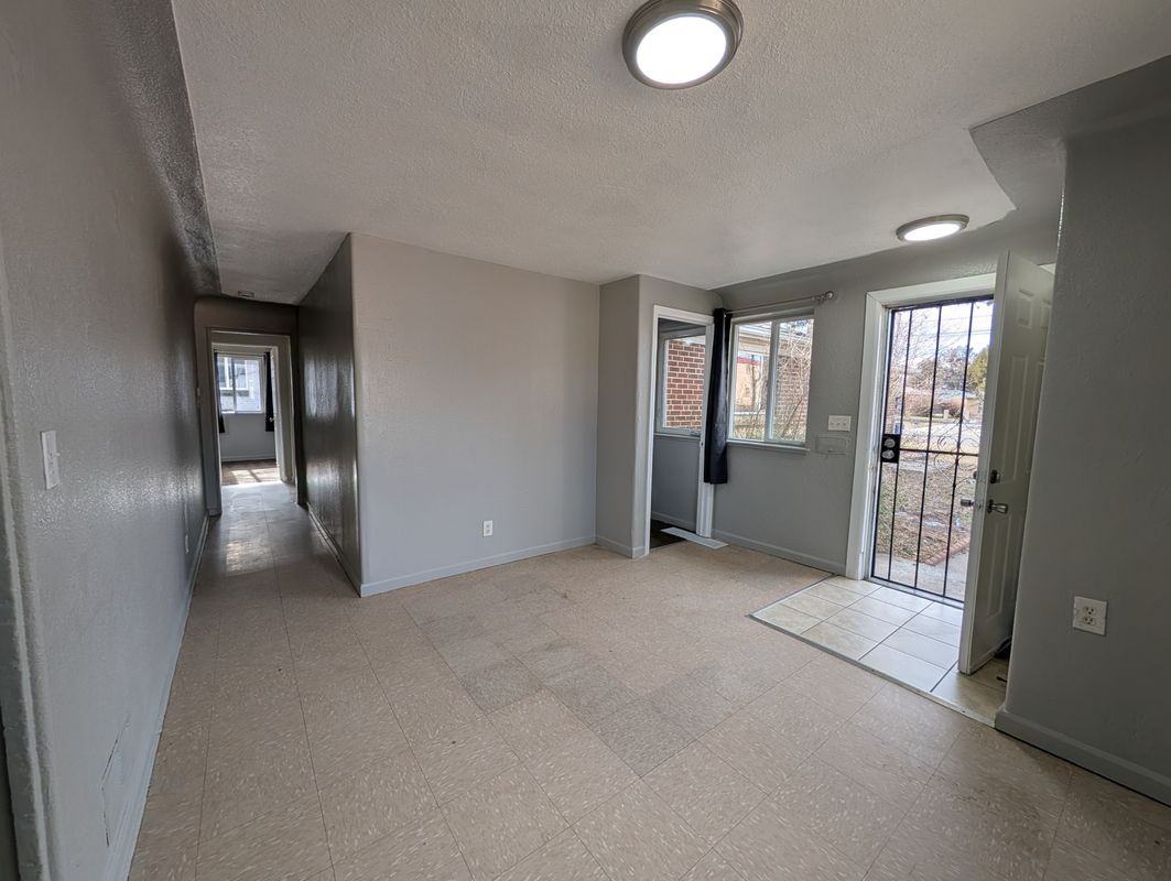 1310 Moline St - Photo 4 of 19