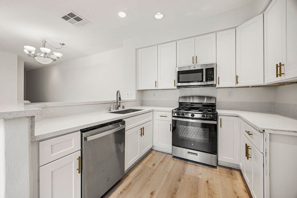 932 S Country Glen Way - Photo 7 of 21