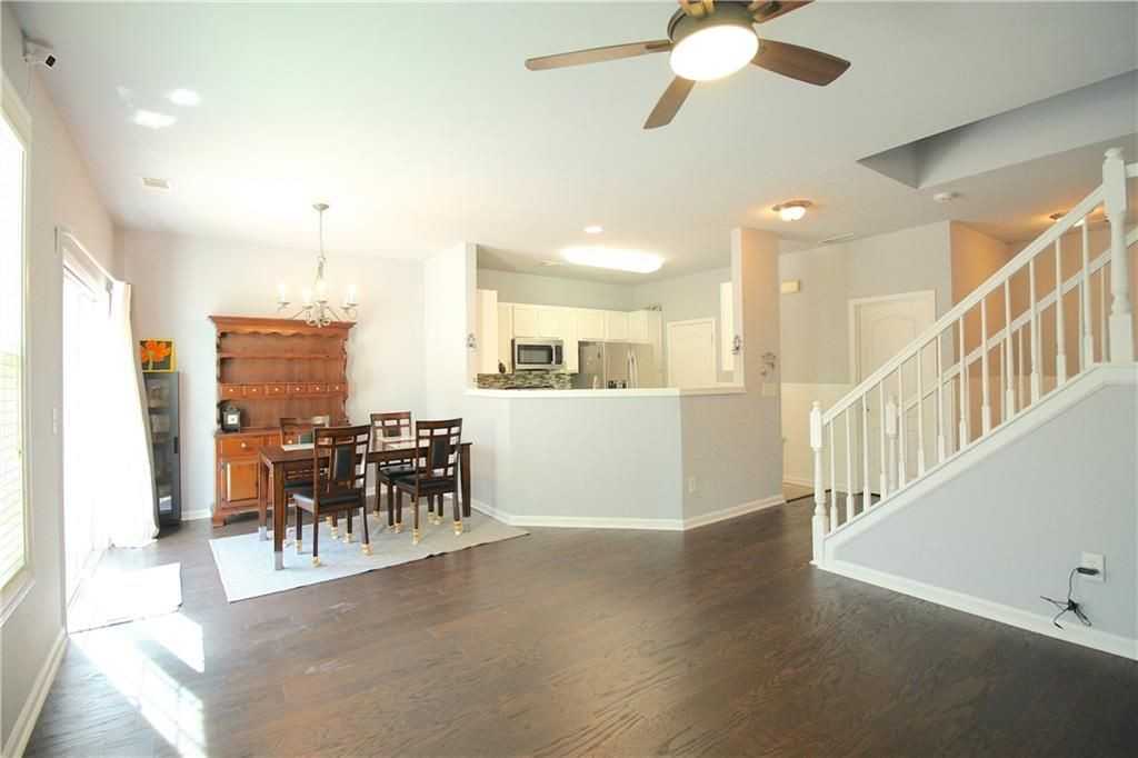 1727 Tailmore Ln - Photo 3 of 22