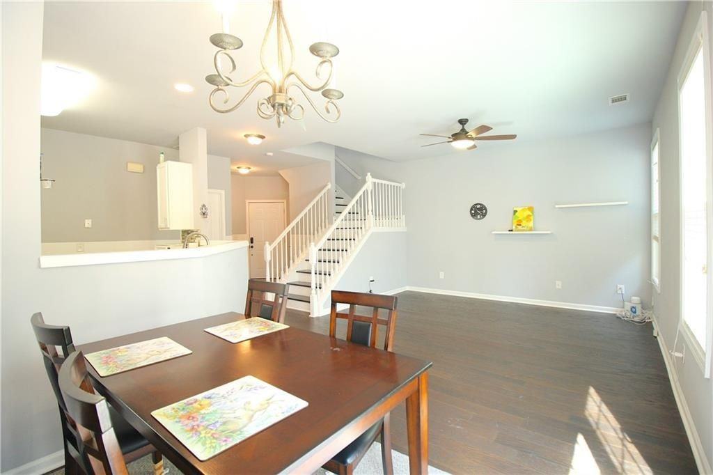 1727 Tailmore Ln - Photo 4 of 22