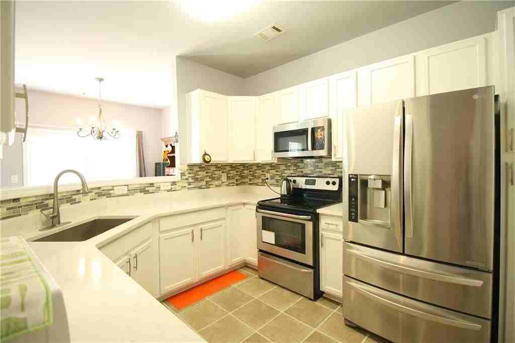 1727 Tailmore Ln - Photo 5 of 22