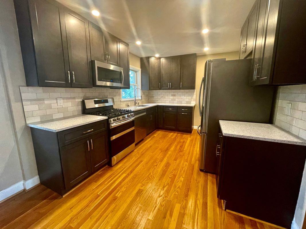 8800 Sterling St - Photo 2 of 7