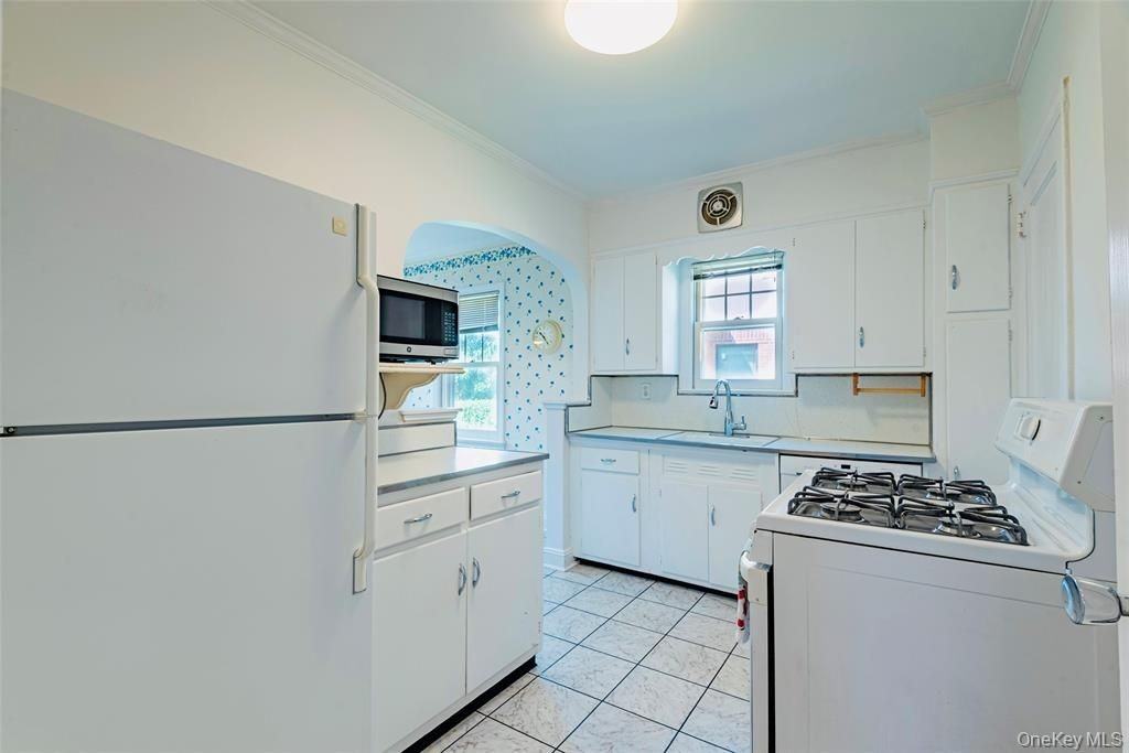 147 Nugent St - Photo 7 of 12