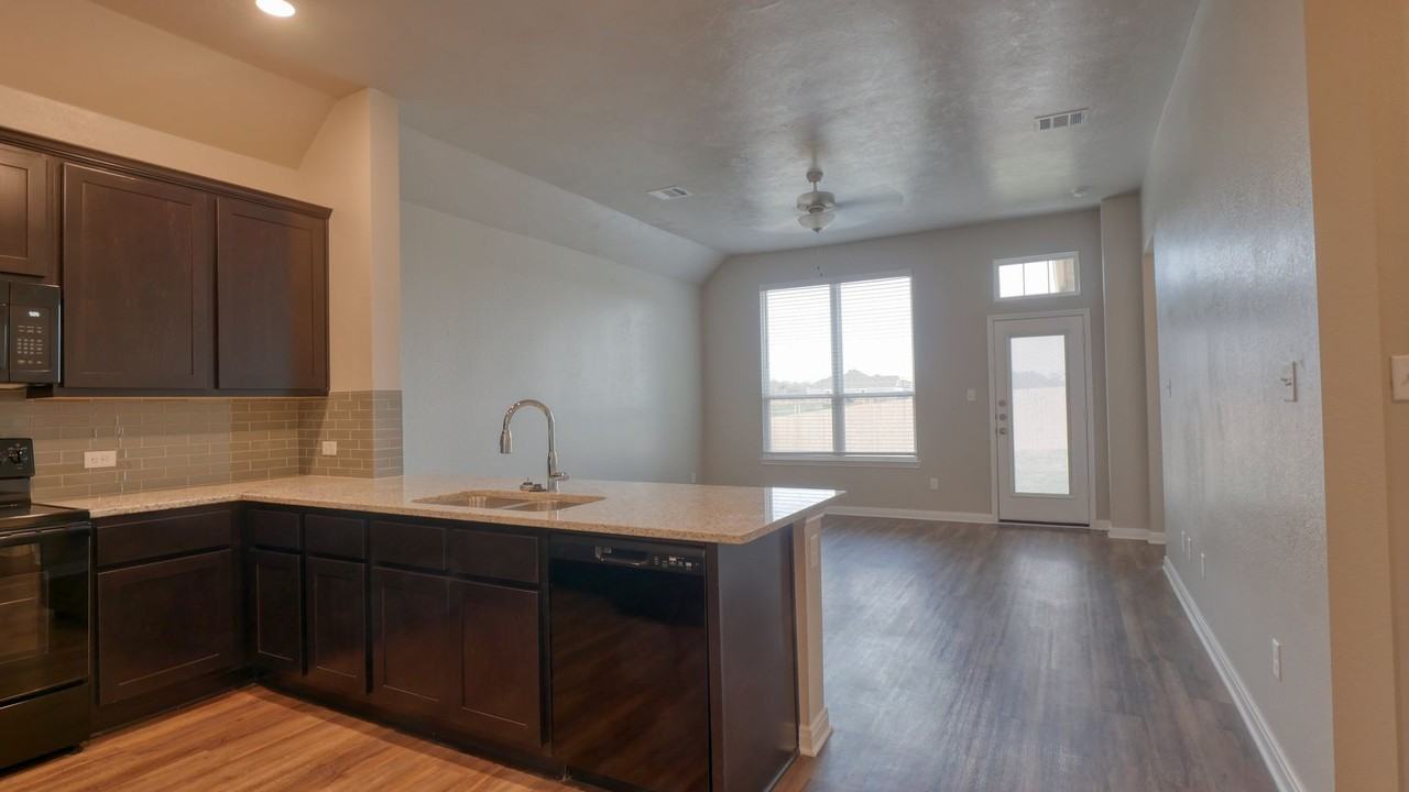 2214 John Ross Ct - Photo 5 of 24