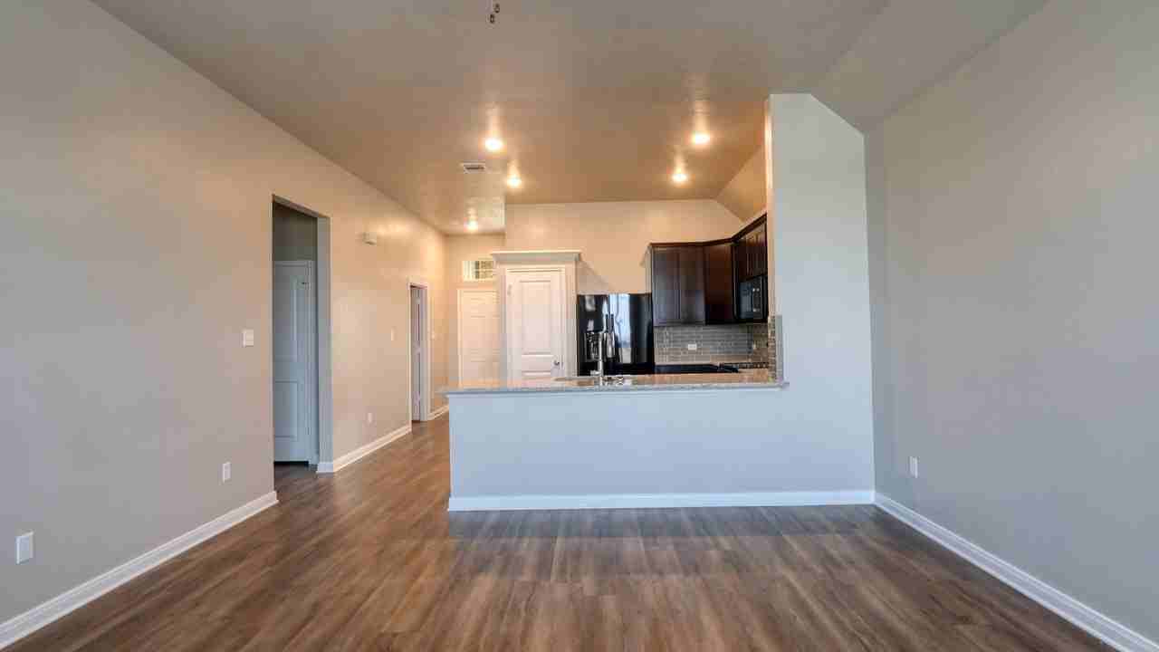 2214 John Ross Ct - Photo 6 of 24