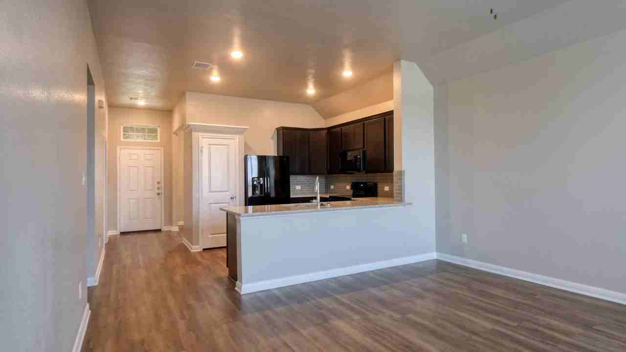 2214 John Ross Ct - Photo 7 of 24