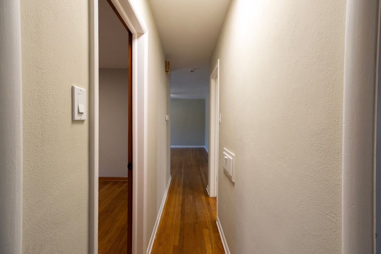 1008 Lakeshore Dr - Photo 6 of 18