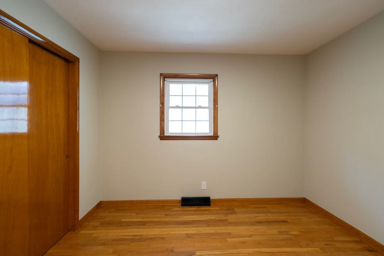 1008 Lakeshore Dr - Photo 7 of 18