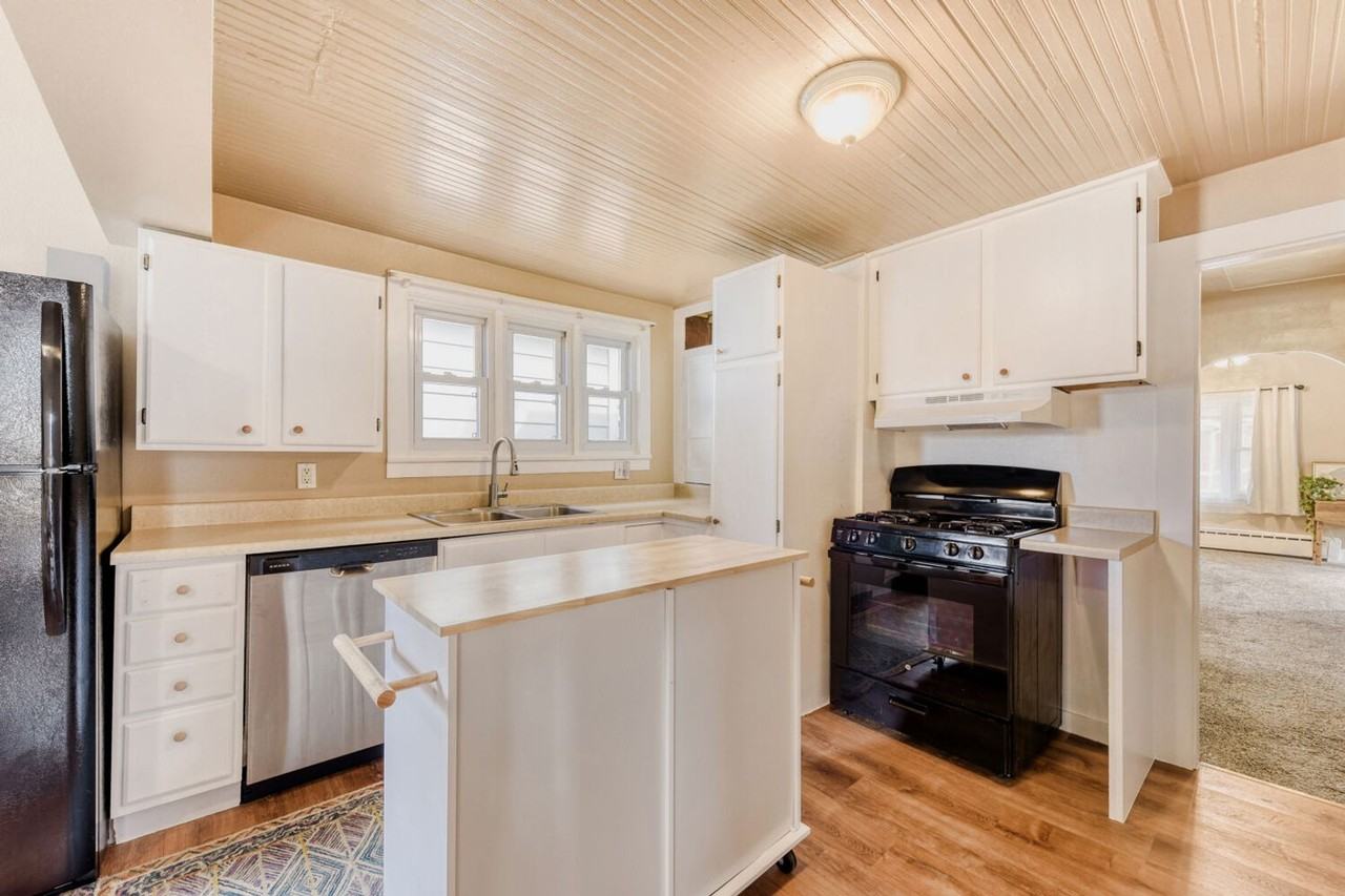 4739 Pearl St - Photo 2 of 17