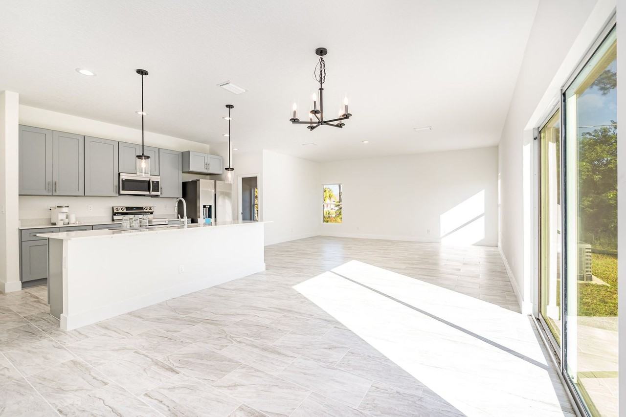 1155 Yakutat Ave Se - Photo 7 of 26