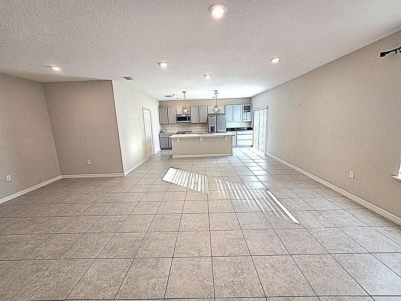 3125 Royal Palm Dr - Photo 5 of 23