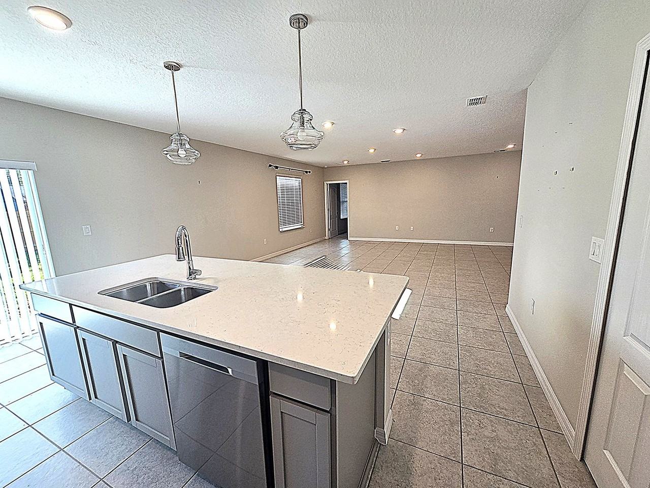 3125 Royal Palm Dr - Photo 6 of 23