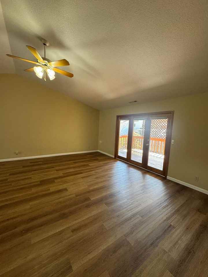 2245 Nw Cabrillo Ct - Photo 4 of 20