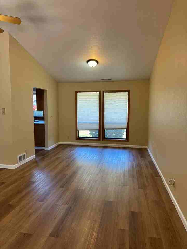 2245 Nw Cabrillo Ct - Photo 6 of 20