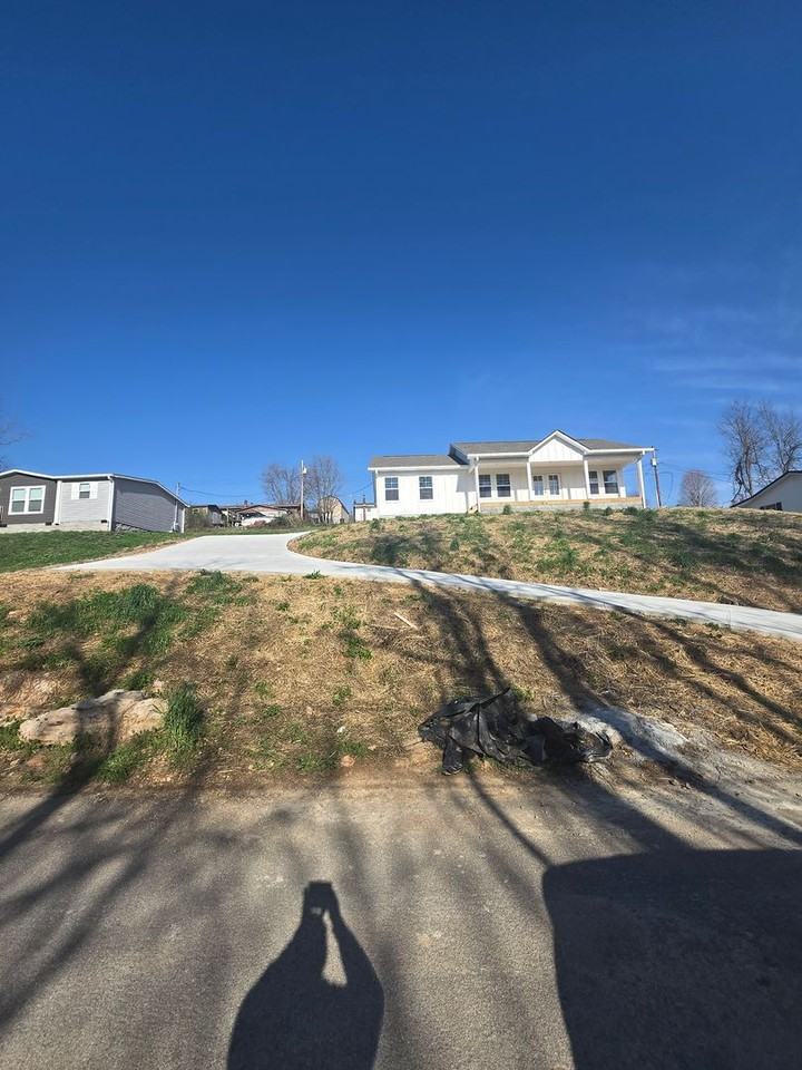 324 Wilson Hurst St - Photo 3 of 24