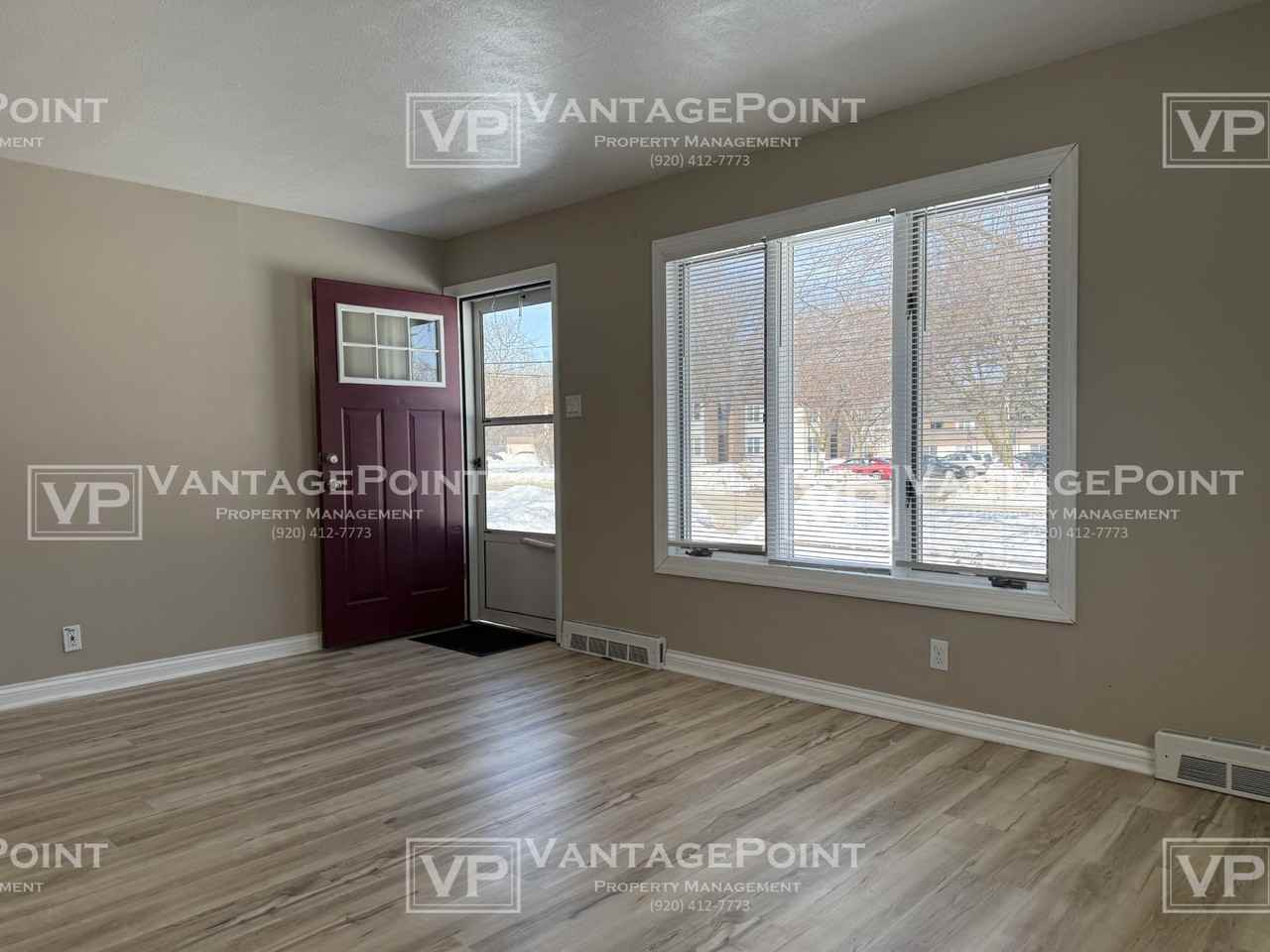 1655 9th St - Photo 2 of 16
