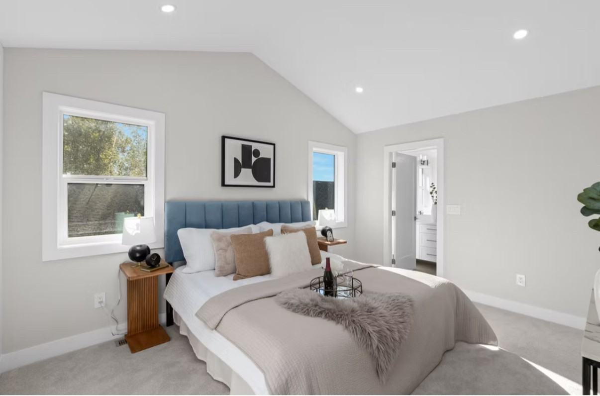 16622 18A Avenue - Photo 7 of 12