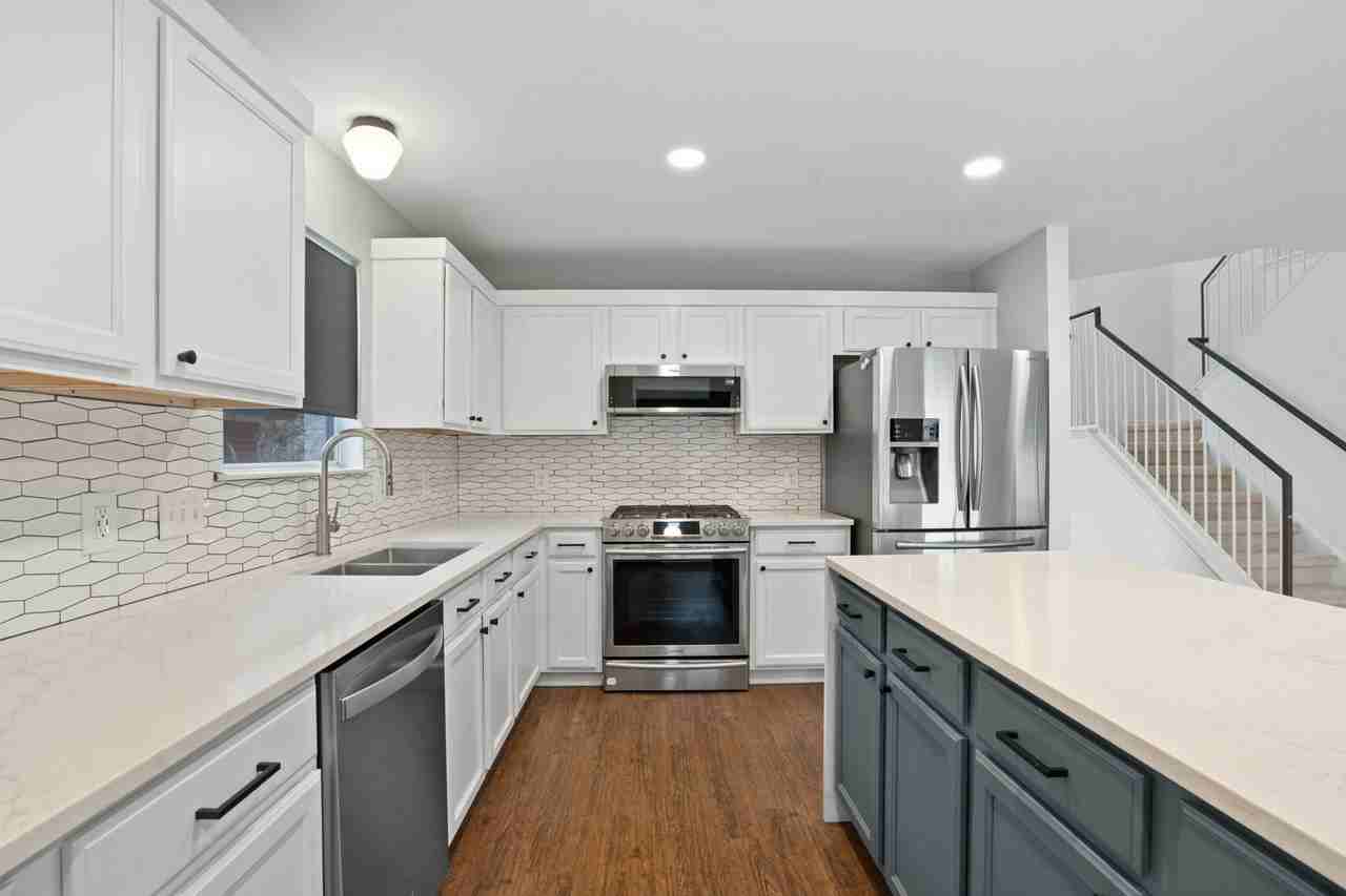 4429 E Hove Loop - Photo 3 of 21