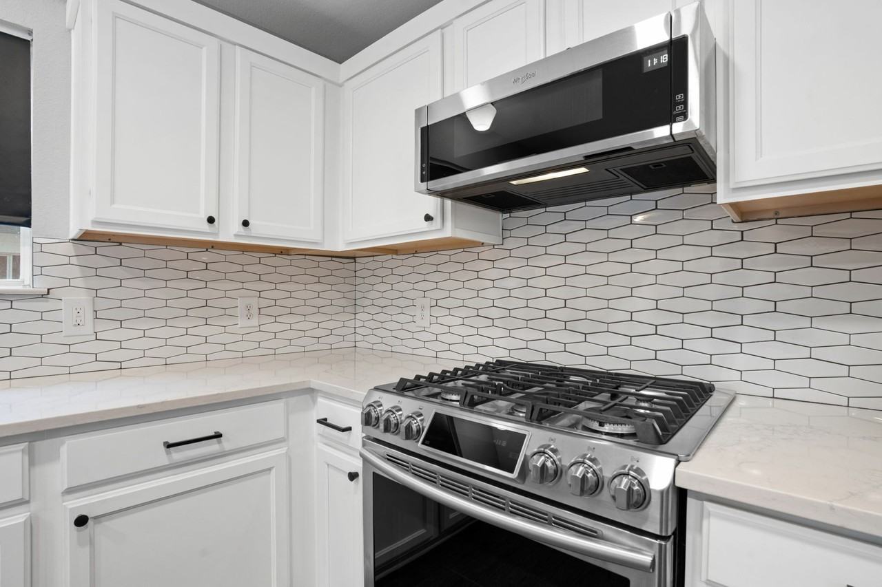 4429 E Hove Loop - Photo 4 of 21