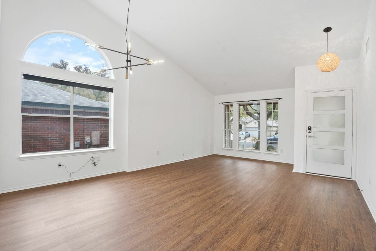 4429 E Hove Loop - Photo 7 of 21