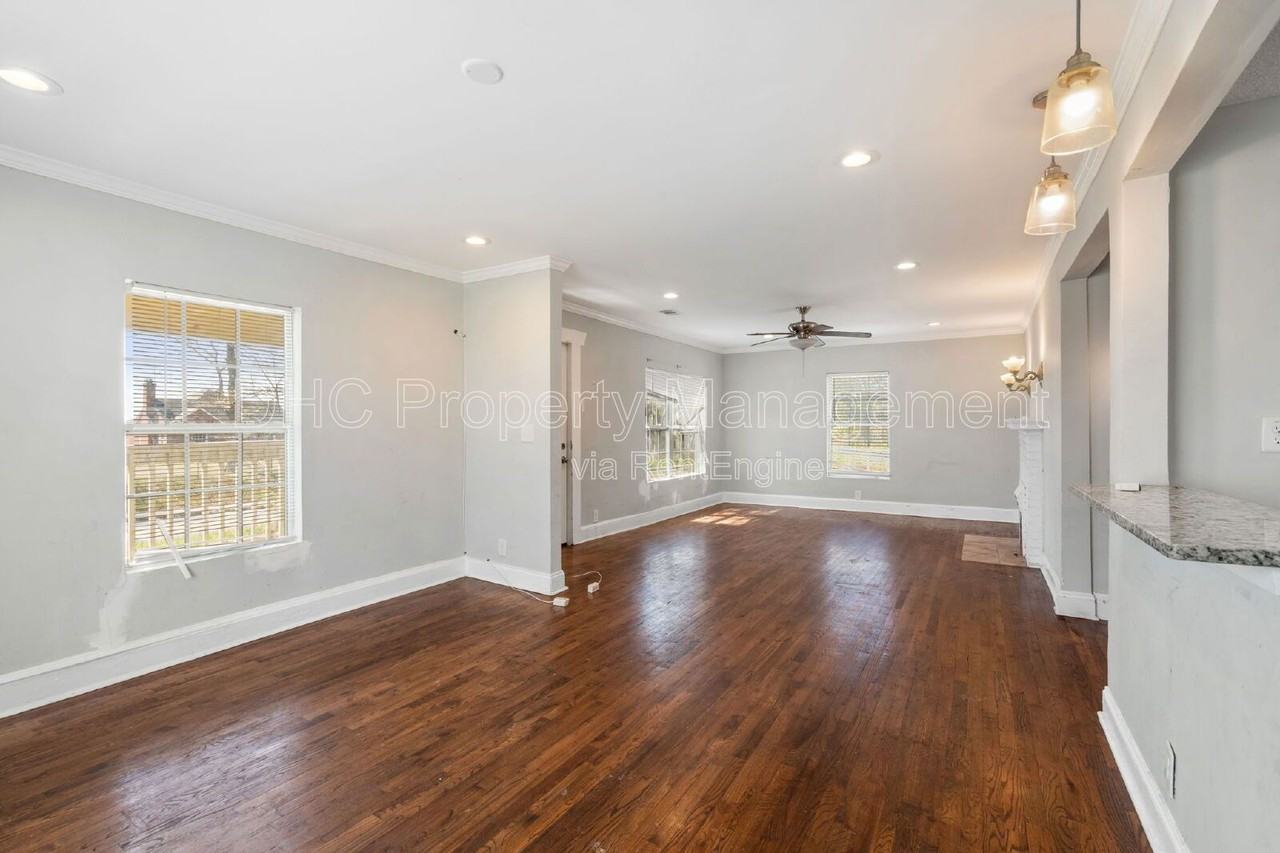 752 Mcdonough Blvd Se - Photo 3 of 10