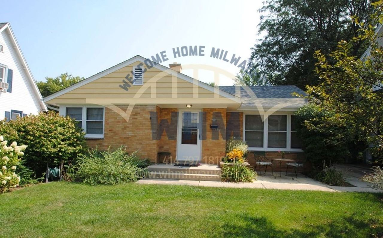 616 N 99th St - Photo 2 of 9