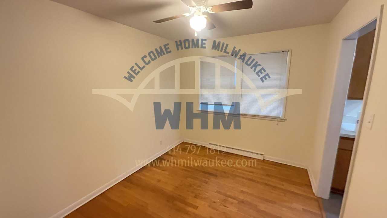 616 N 99th St - Photo 4 of 9