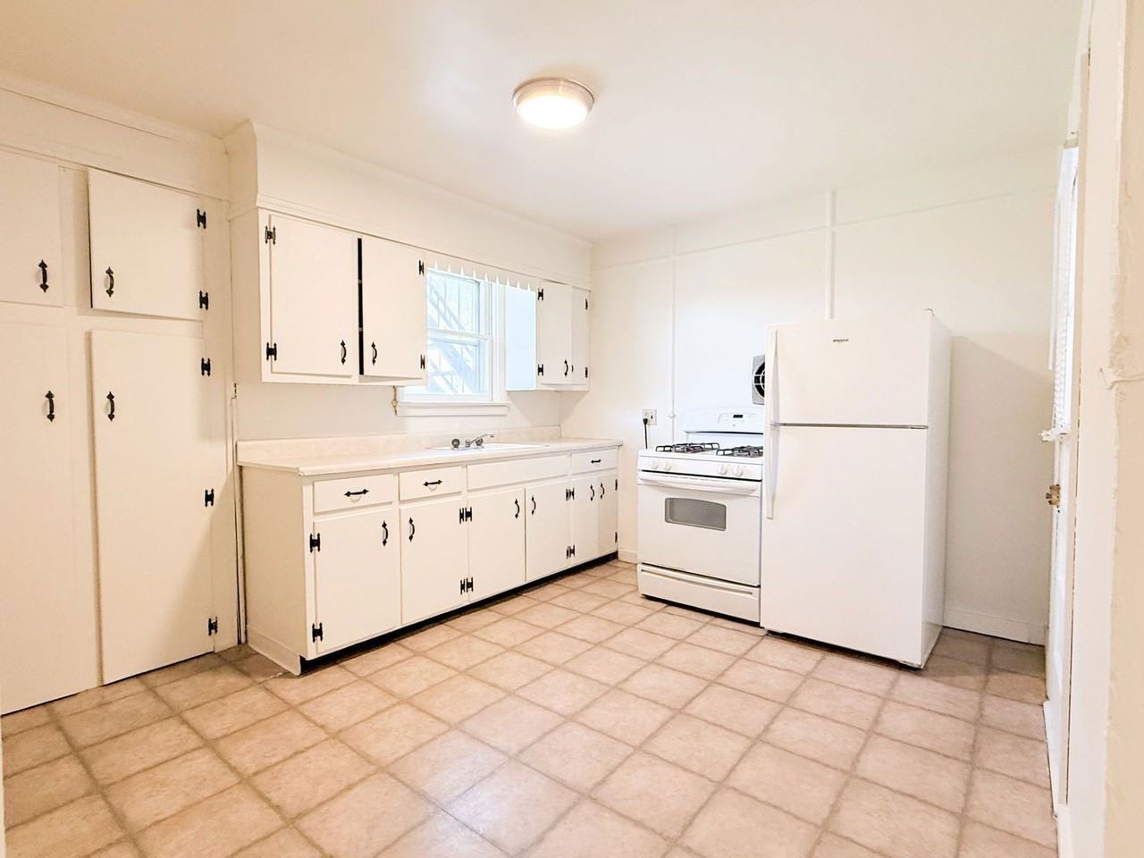 497 Norwood Rd #2 - Photo 4 of 11